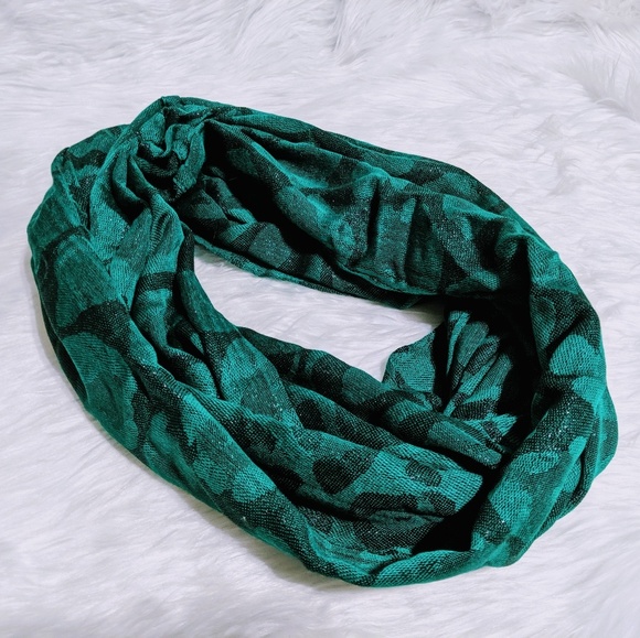Accessories - Great patterned infinity scarf